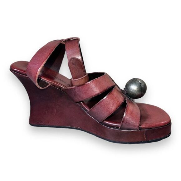 J. P. and Mattie Brown Leather Wedge Strappy Sandals Women's 6 - Picture 7 of 10